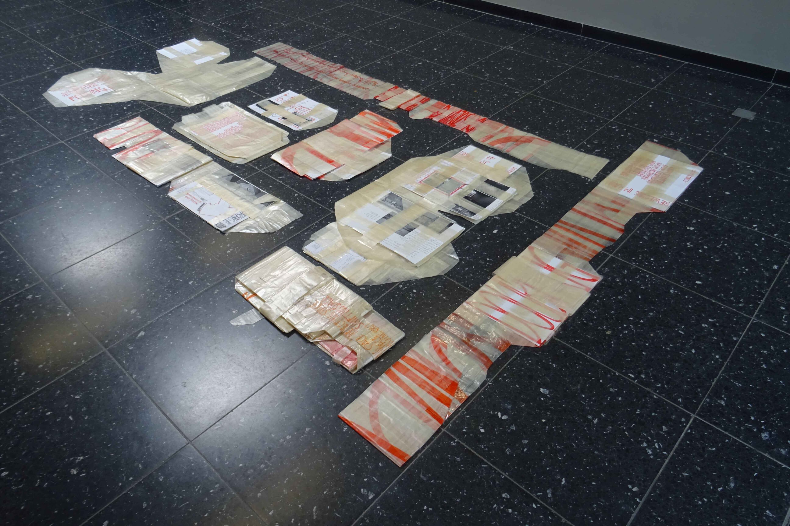 BODIES (HANDLUNGSSTÜCKE), Formation 1, installation view